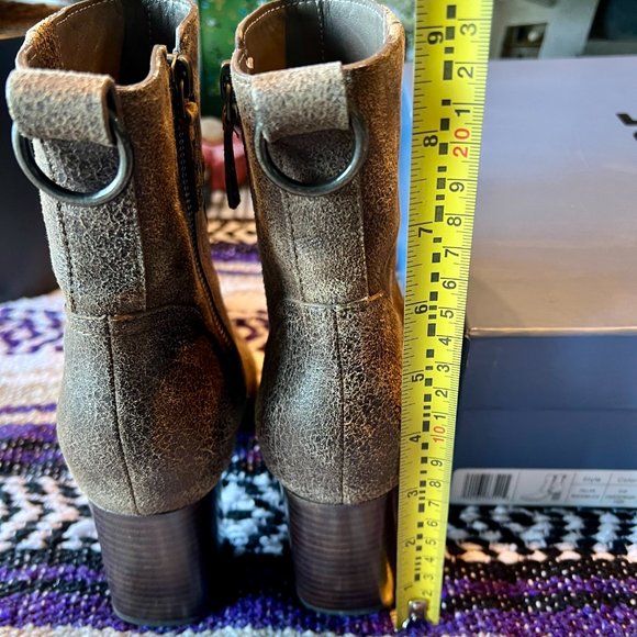 PAIGE SHOES Callan in Distress Block Ankle Bootie - Picture 14 of 17